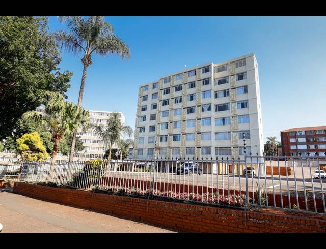 1 BEDROOM FLAT FOR SALE IN ESSENWOOD